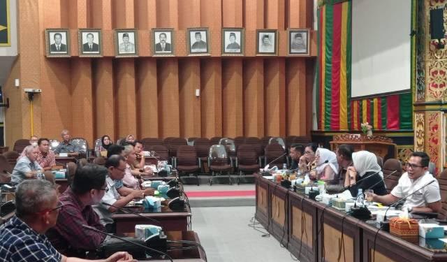 Bahas Kelangkaan Gas LPG 3kg, Komisi II DPRD Kota Pekanbaru Panggil Disperindag dan PT SGM