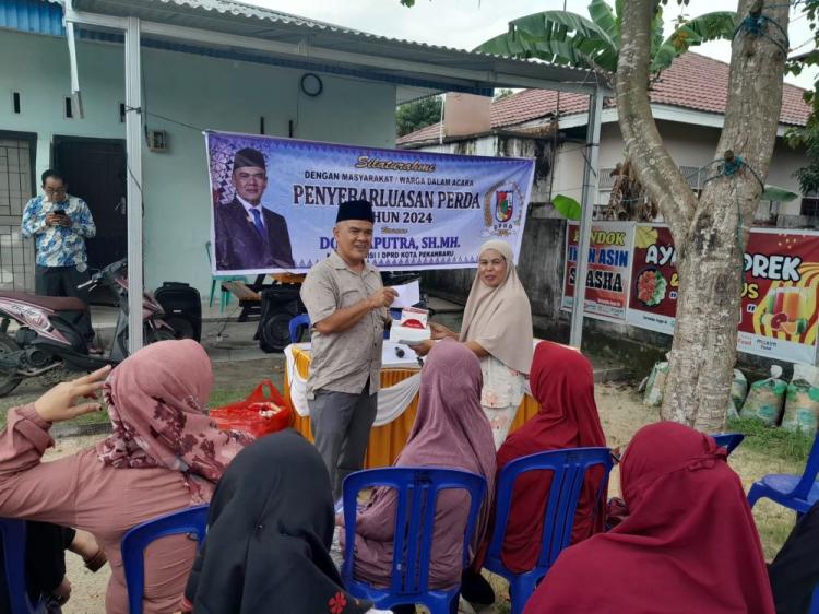 Anggota DPRD Pekanbaru Doni Saputra Laksanakan Penyebarluasan Perda di Dapilnya