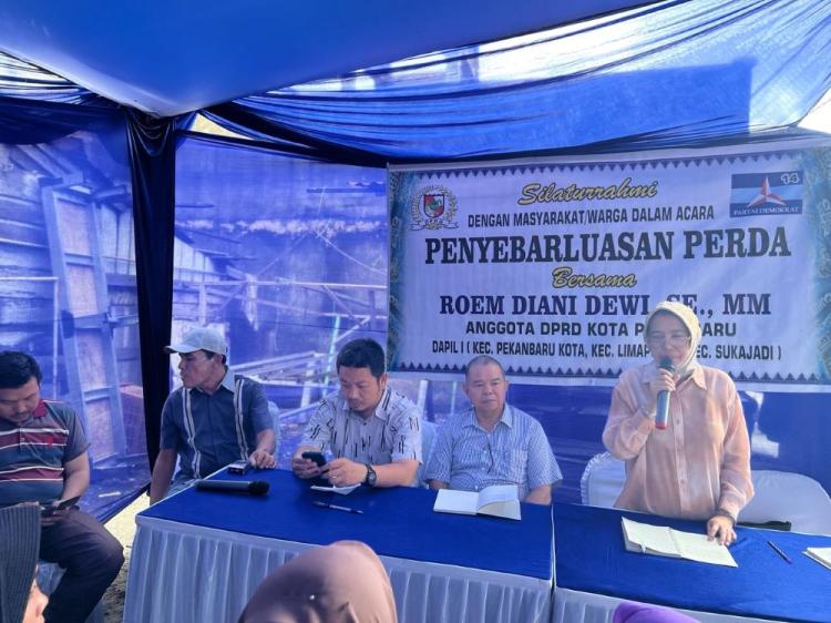 Roem Diani Dewi Laksanakan Penyebarluasan Perda di Jalan Mualim Kecamatan Sukajadi