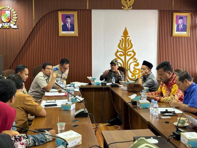 Komisi I Rapat Bersama BPN Pekanbaru Bahas Keluhan Warga Terkait Dugaan Mafia Tanah