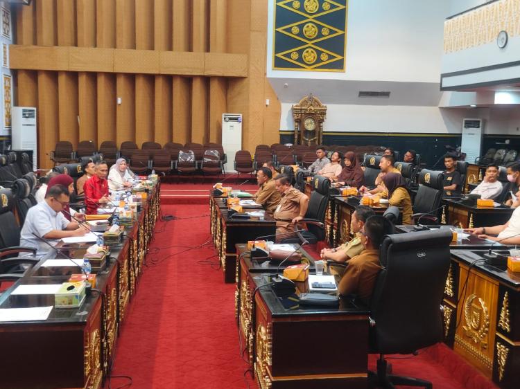 Tak Dihadiri Perusahaan, Ini Hasil Hearing Komisi III DPRD Pekanbaru bersama Disnaker Terkait Penahanan Ijazah Karyawan